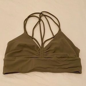 Lululemon strapping sports bra